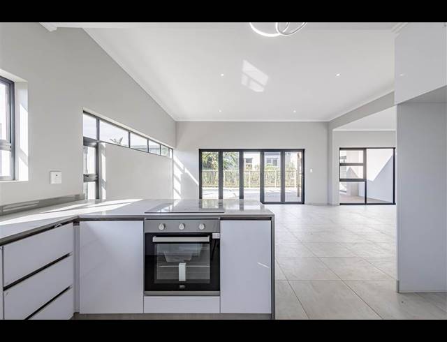 4 BEDROOM HOUSE FOR SALE IN PALM LAKES ESTATE